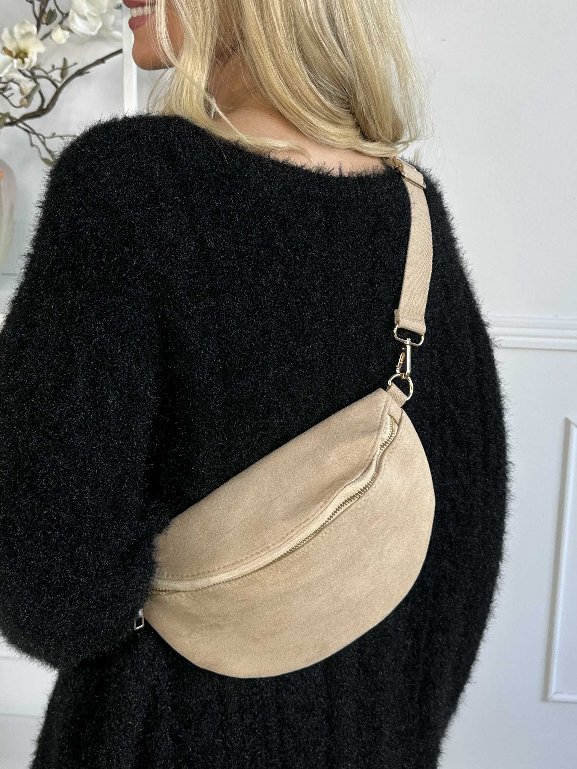 Belicia - Lille crossbody taske i ruskindslook
